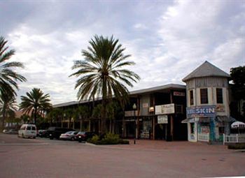 Oasis Palms Resort Treasure Island Exterior photo